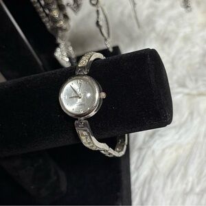 Silver Rhinestone Analog Wristwatch